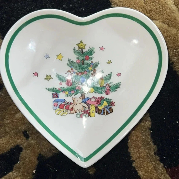 Nikko Christmastime China Heart Shape Candy Trinket Dish Retired Pattern Small - Picture 8 of 13